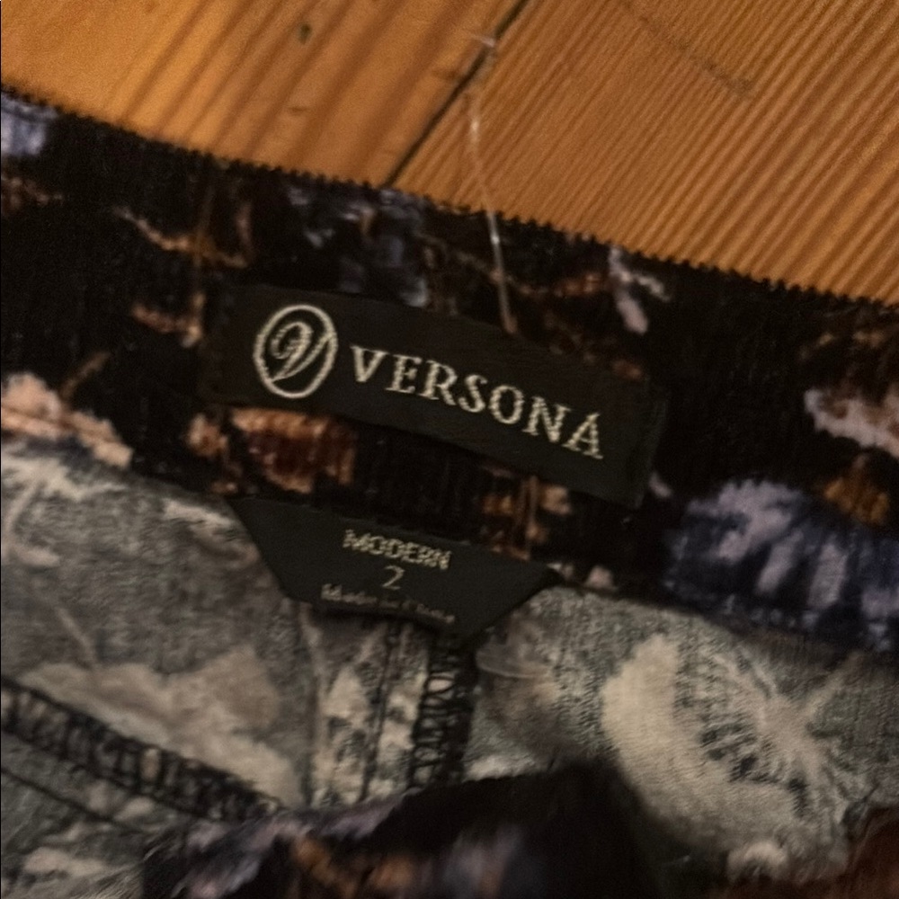 Floral Patterned Pants - Picture 2 of 8